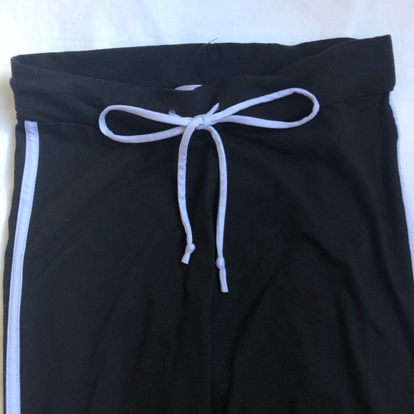 🦋2/$15🦋 Side Stripes Elastic Waist Leggings - Picture 2 of 2